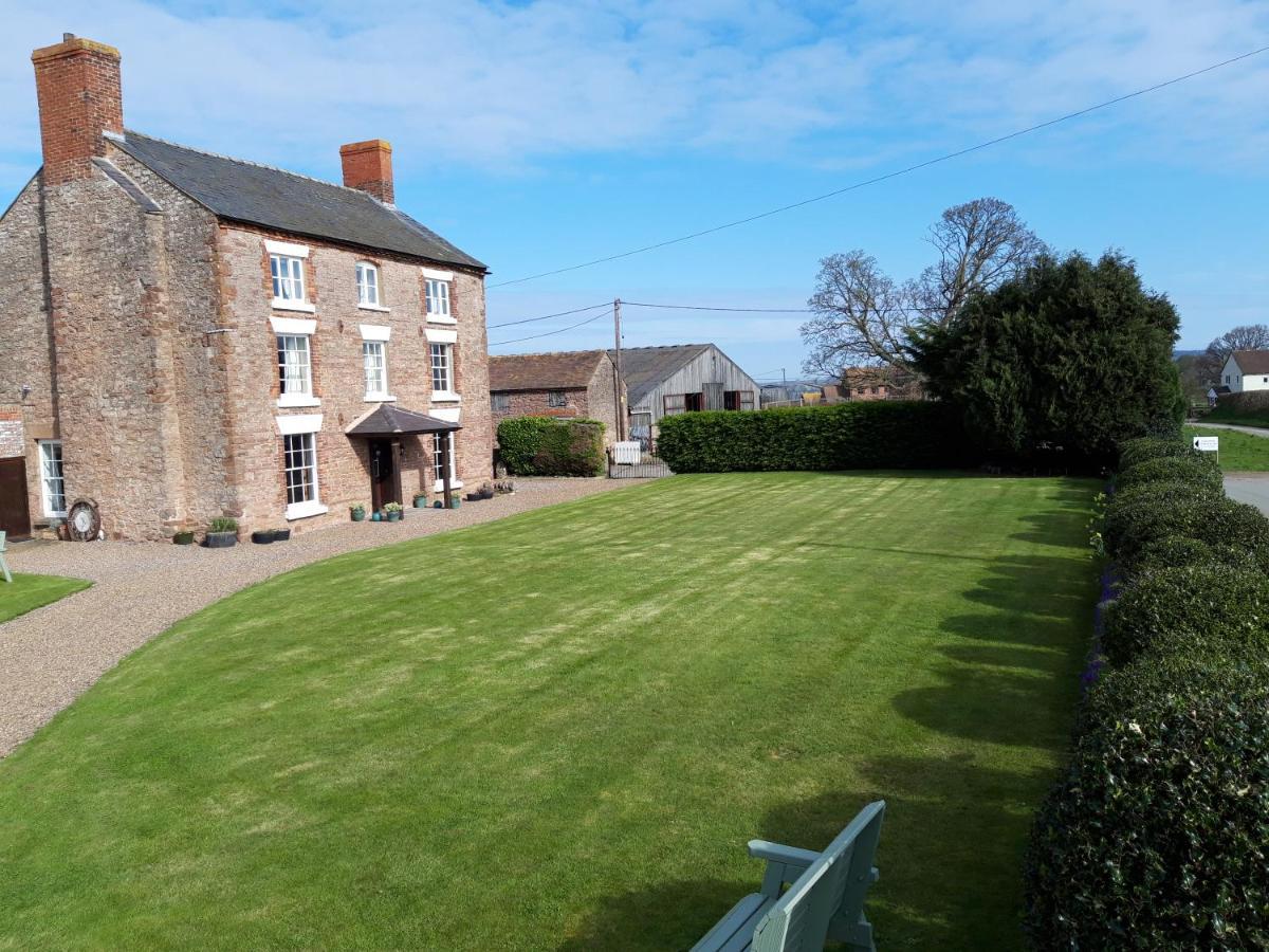 Upper Eyton Farmhouse B&B Alberbury ภายนอก รูปภาพ