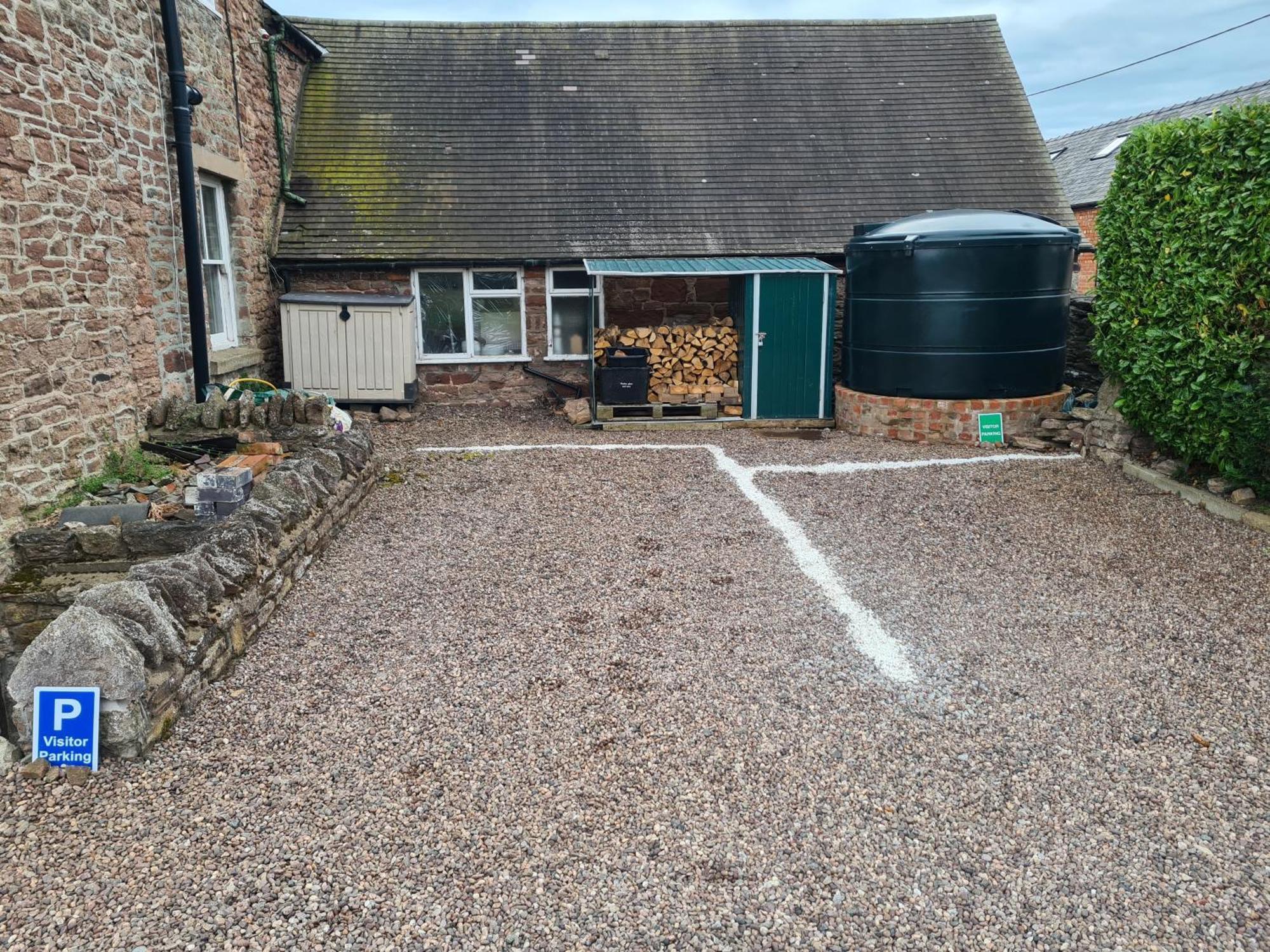 Upper Eyton Farmhouse B&B Alberbury ภายนอก รูปภาพ